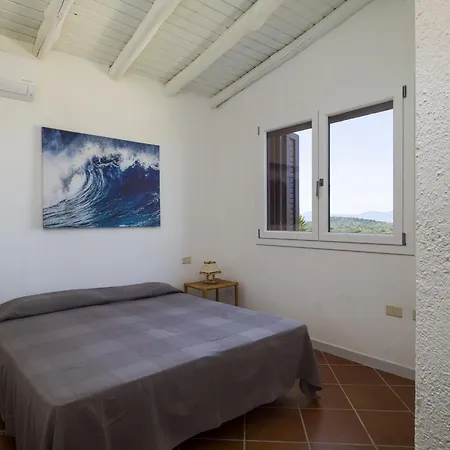 Laura's Terrace - Klodge Domek alpejski Porto San Paolo (Sardinia)